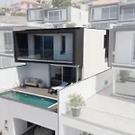 Tiz House Holiday home *